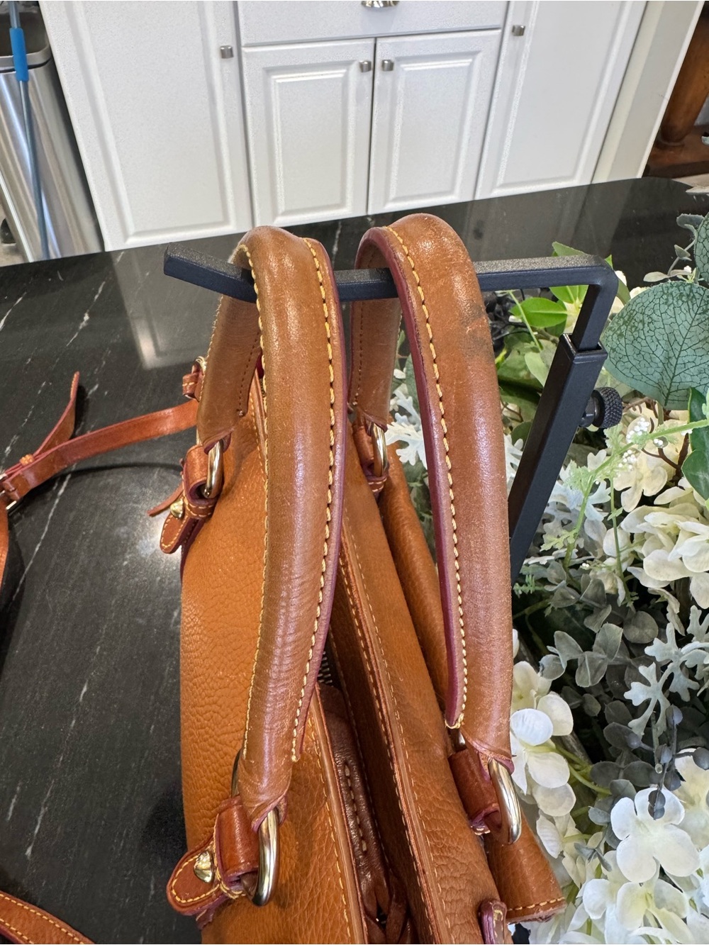 🦆Dooney & Bourke Florentine Pocket Satchel Natural Tan Cognac Leather Crossbody - Picture 8 of 16